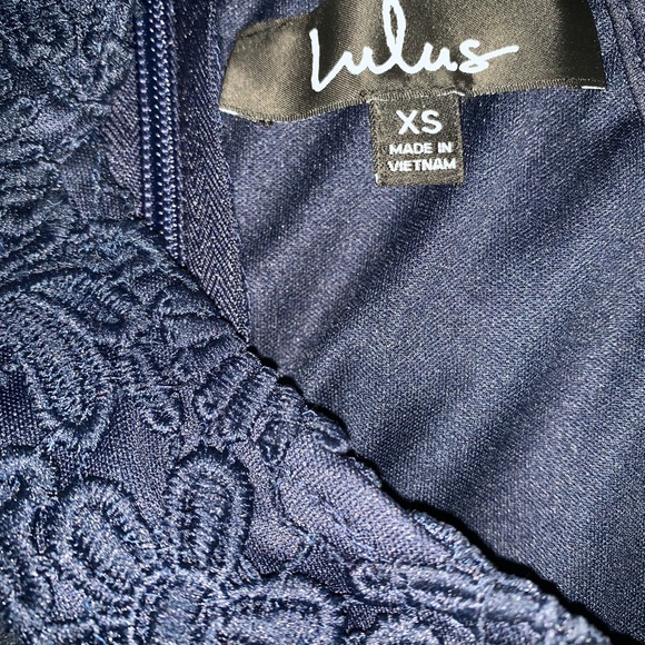 Gorgeous Navy Lace Lulus dress worn three times - Picture 4 of 4